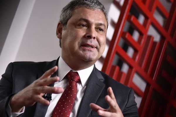 STF manda Soraya e Lindbergh explicarem acusação contra vice de Flávio