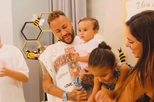 Fotos: Bruna Biancardi mostra festa de 1 ano de Mel, filha com Neymar