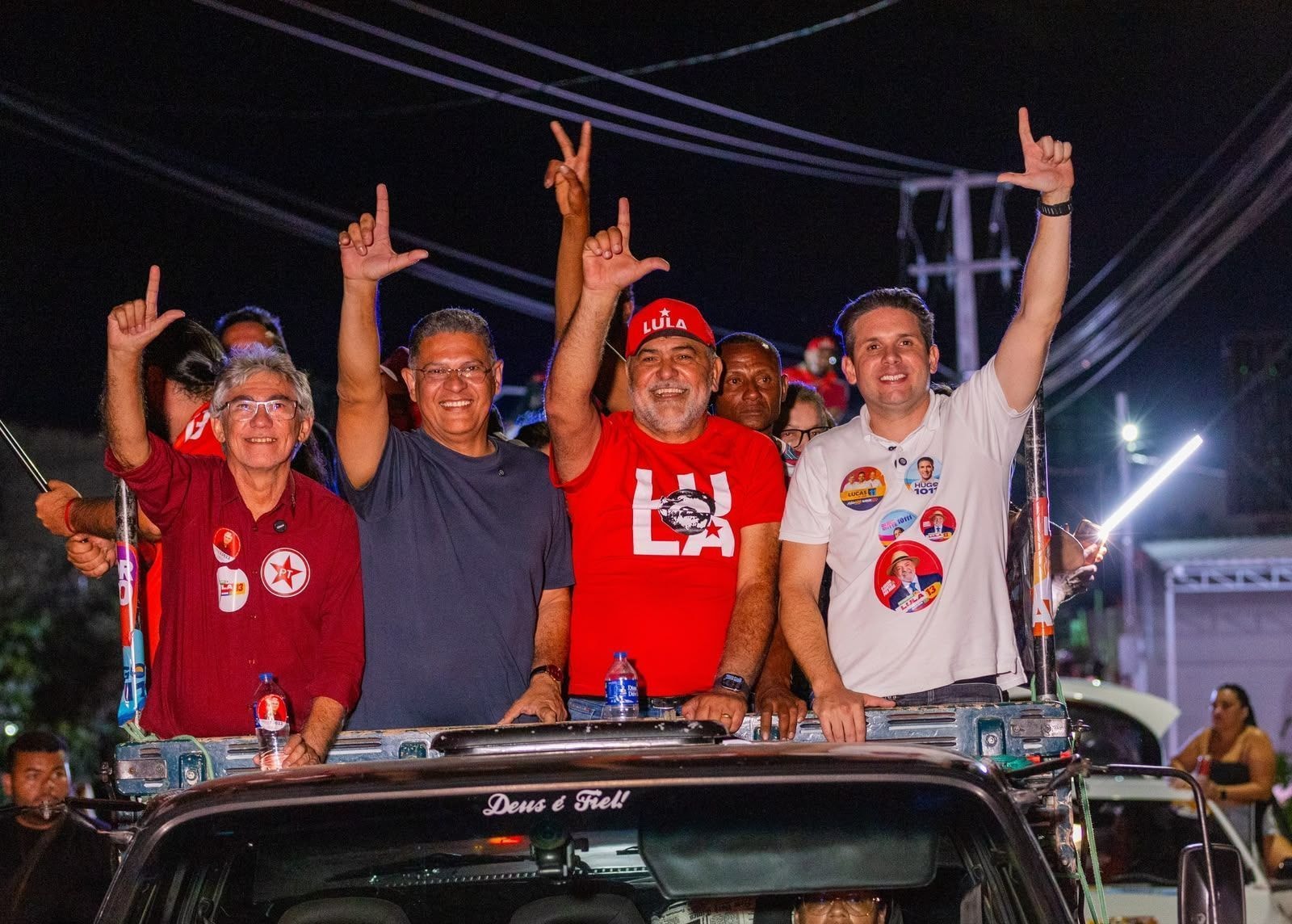 Pressionado, Lula cede a aliados, faz live e gravará “selfie”