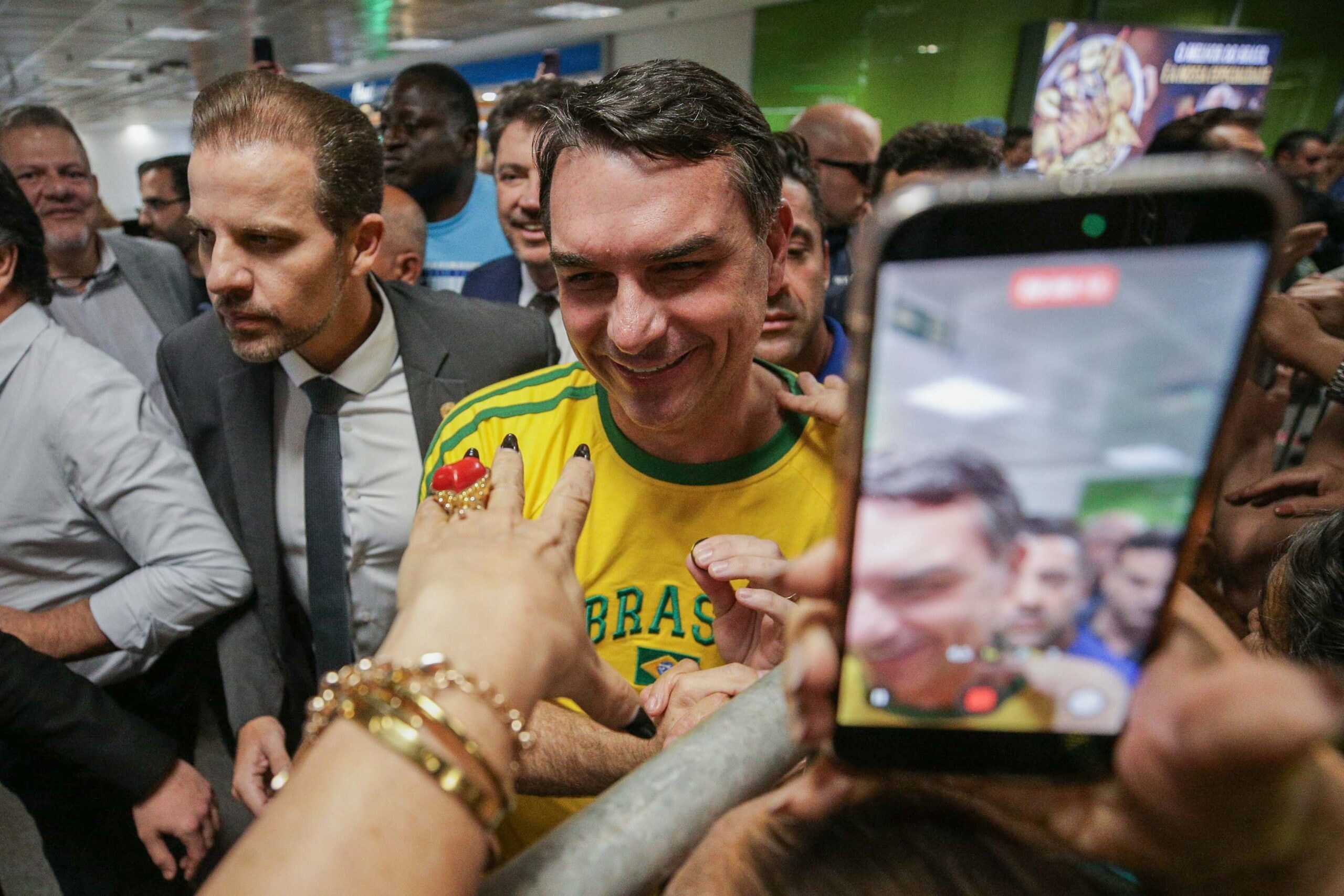 AtlasIntel se manifesta após TSE suspender pesquisa que revelou queda de Flávio Bolsonaro