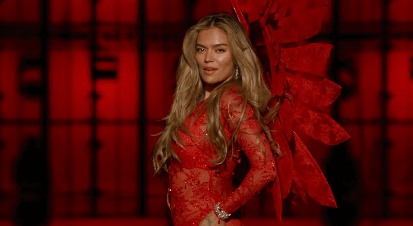 Anitta é elogiada por crítica internacional após performance no SNL