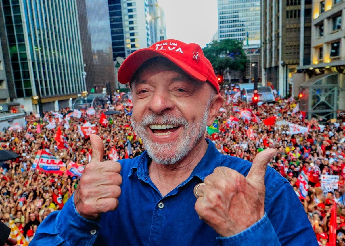Reeleito presidente em virada histórica, Lula estabelece série de recordes