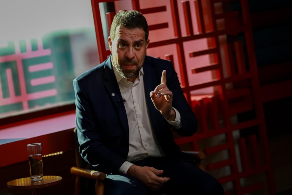 "Ninguém quer comer carne de burro por aqui", diz Boulos após fala de Milei