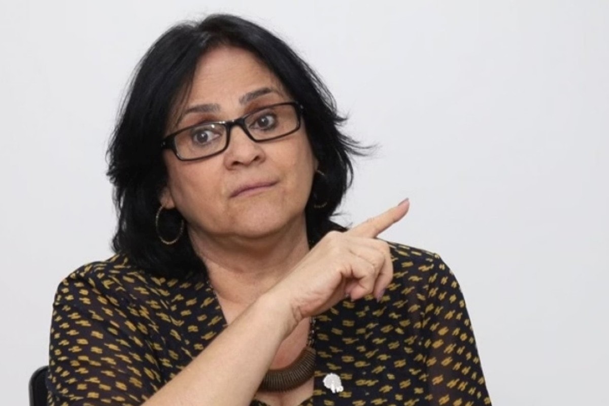 Damares diz que ataques a Michelle questionaram paternidade de Laura Bolsonaro