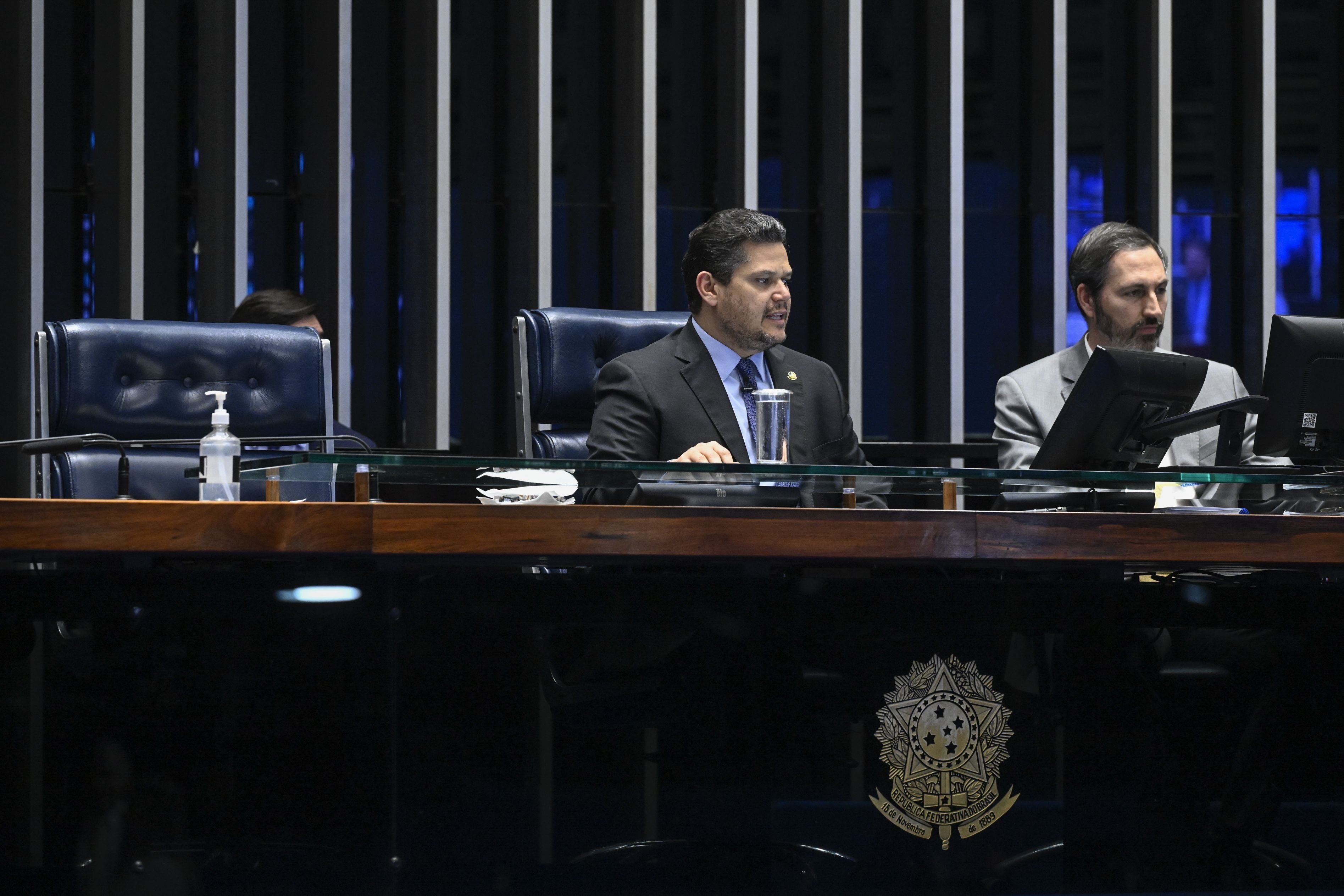 Governo espera encontro entre Teresa Leitão e Alcolumbre nesta semana