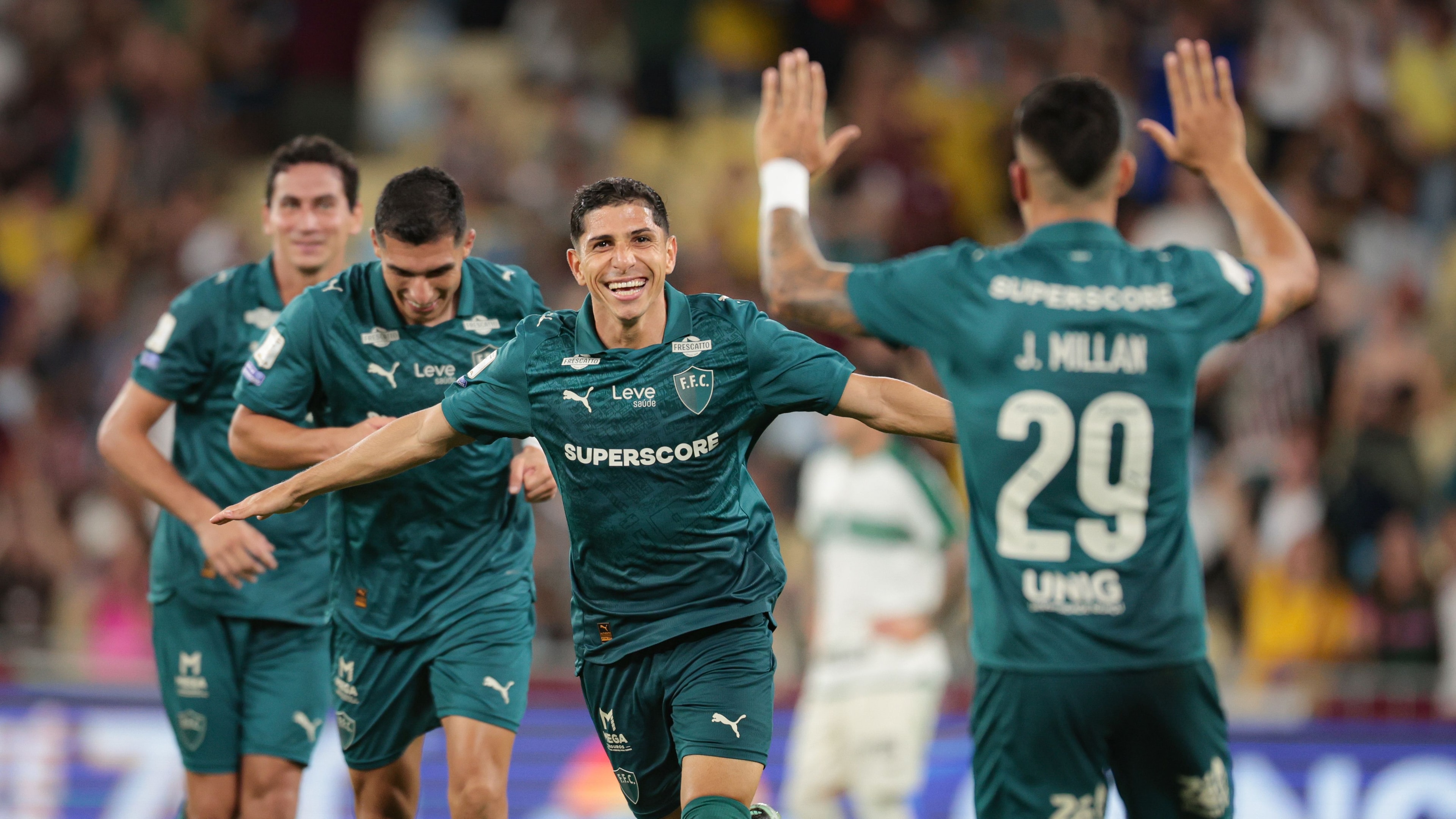 Técnico do Atlético-MG comenta quadros de Fred e Cuello após sentirem dores