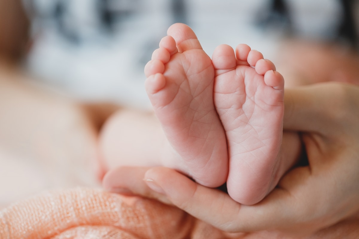 Mulheres têm dupla maternidade reconhecida após inseminação caseira