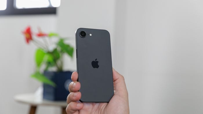 Promoção de iPhone 16e na Amazon: modelo de 128 GB aparece por menos de R$ 3.100