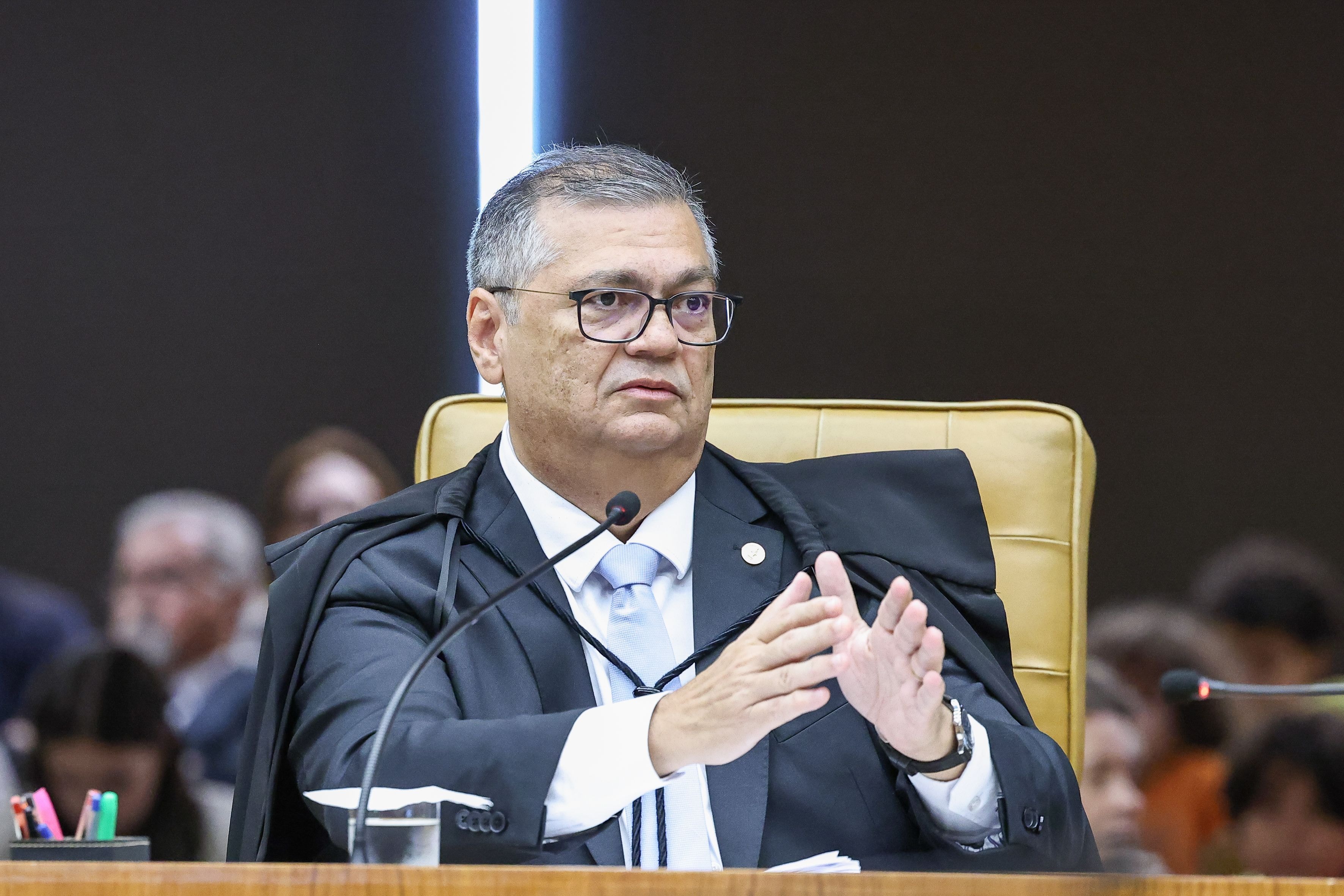 Servidores do Congresso tentam exceção a penduricalho e TCU analisa