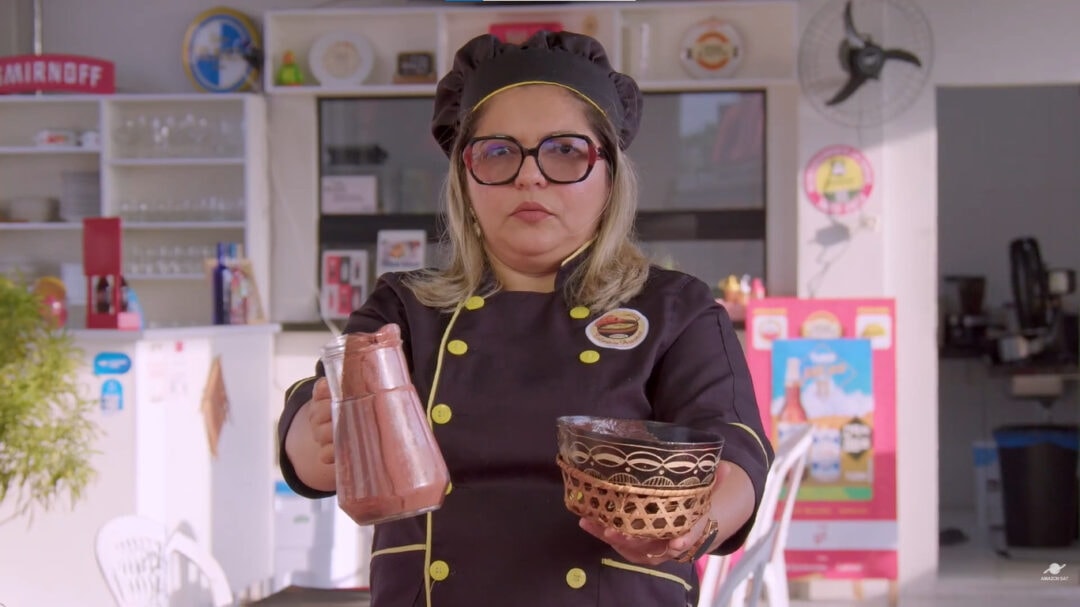 Chef Fran Santos ensina receita de farofa de camarão especial