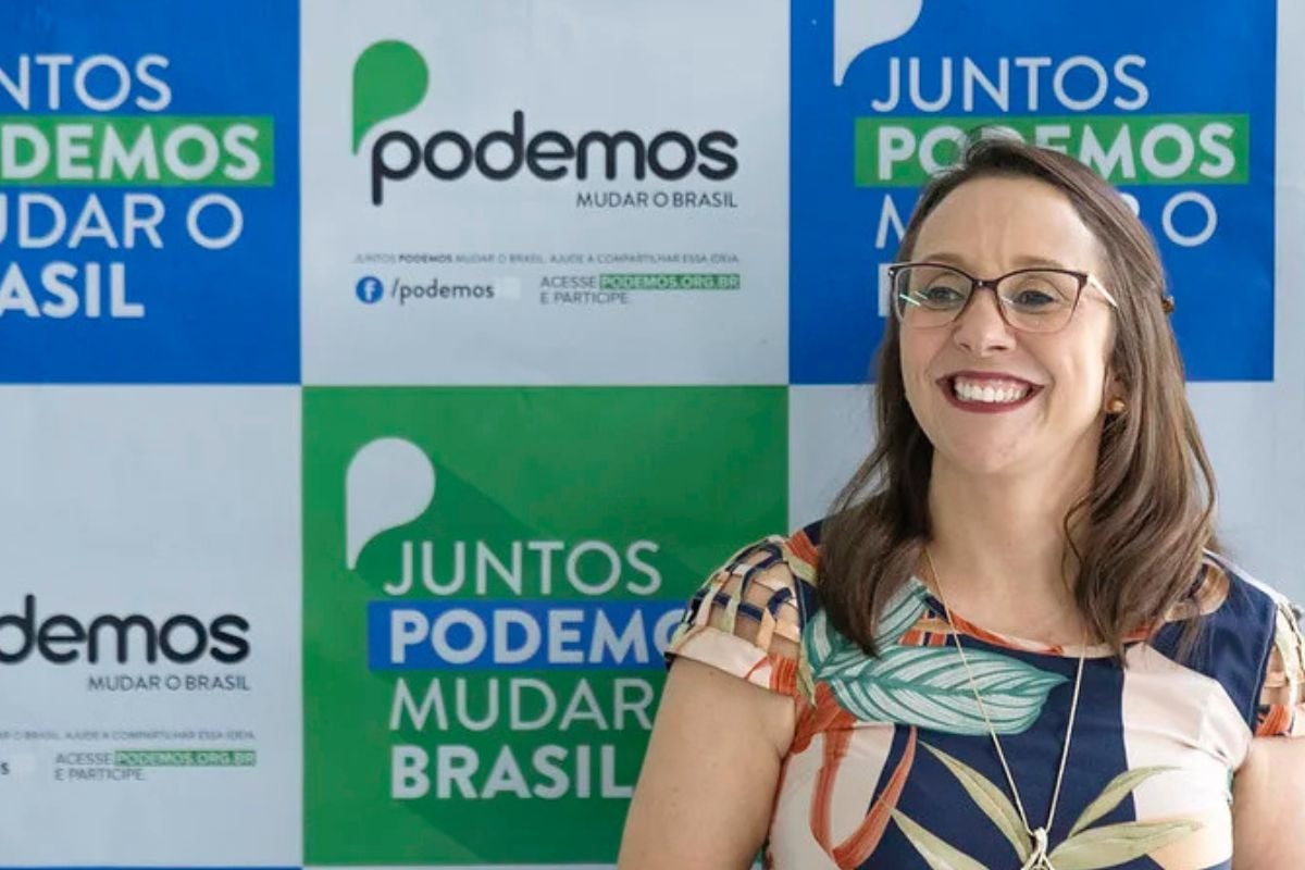Podemos opta por neutralidade e frustra plano de Flávio Bolsonaro