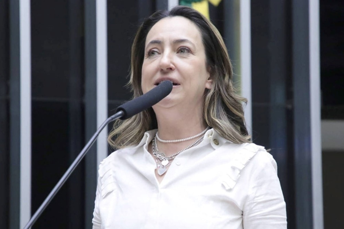 Rosângela Moro é questionada no MPE por concentração de viagens ao Paraná