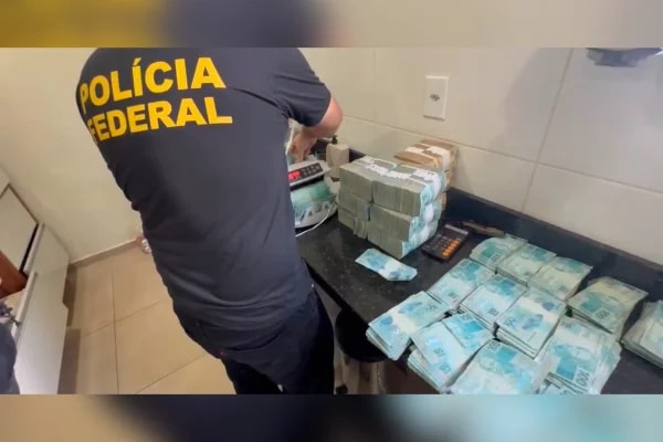 Mala e caixa: a 20 dias das eleições, PF apreende R$ 5,2 milhões em espécie