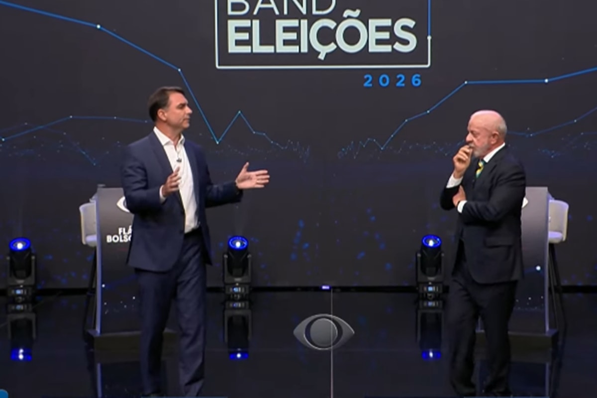 Em debate, Lula e Flávio falam sobre “filho” e “irmão” fugidos do Brasil