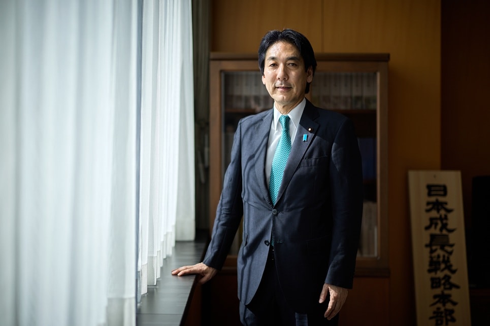 Japão anuncia US$ 2,3 tri em investimentos e ministro diz que iene vai se fortalecer