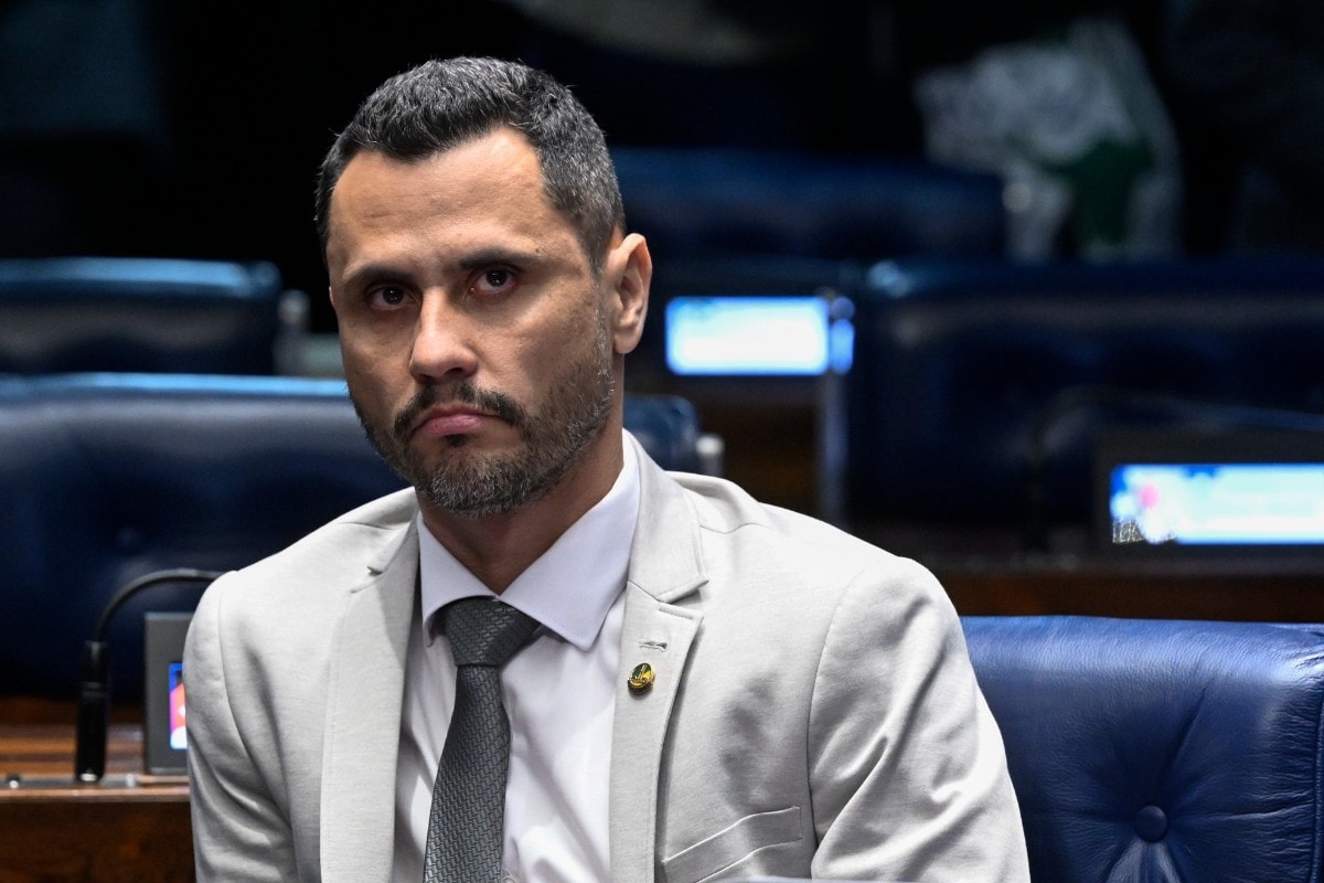 Caso Cleitinho: chorou pra sair, implorou pra voltar e colheu vexame