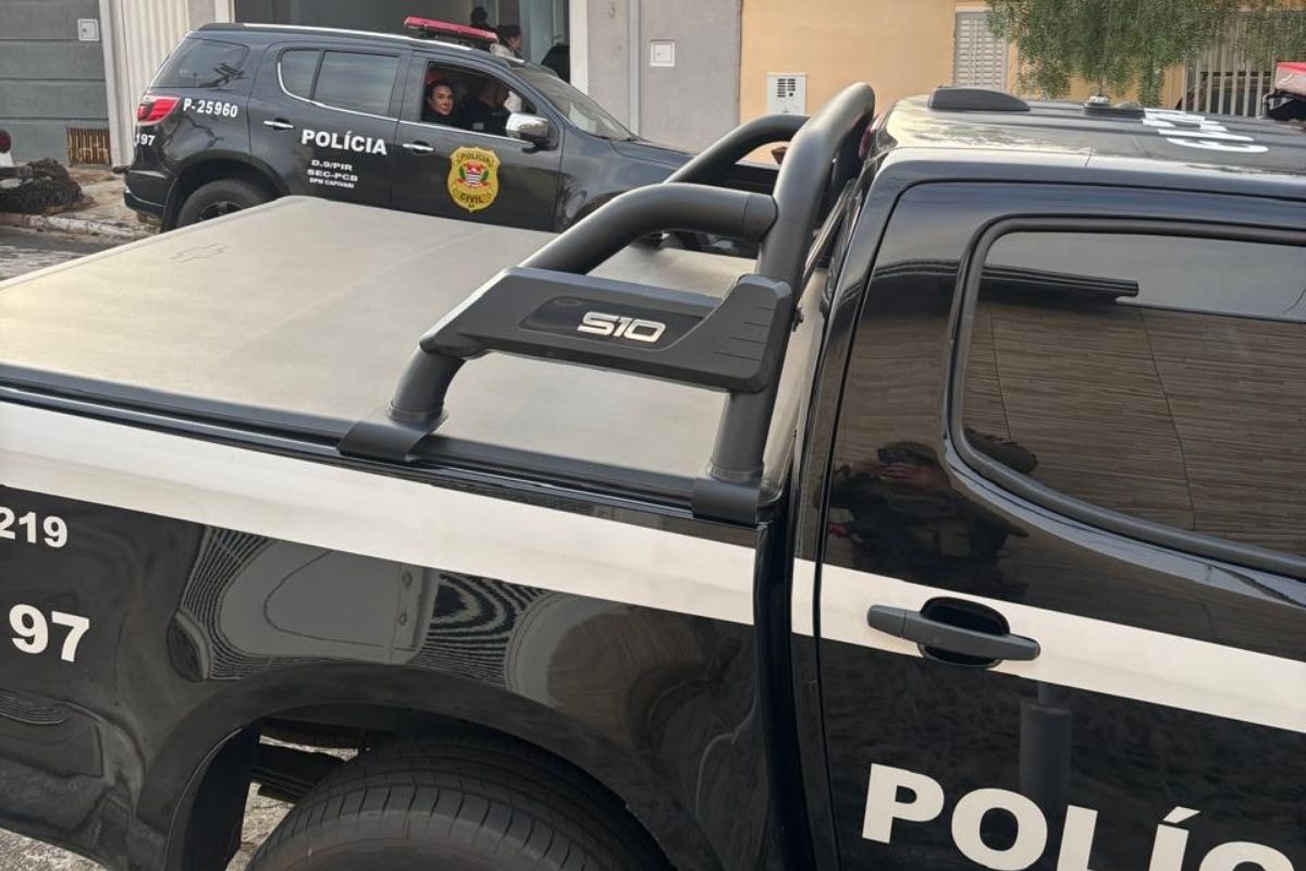 Operação bloqueia 130 plataformas de jogos e apreende carros de luxo