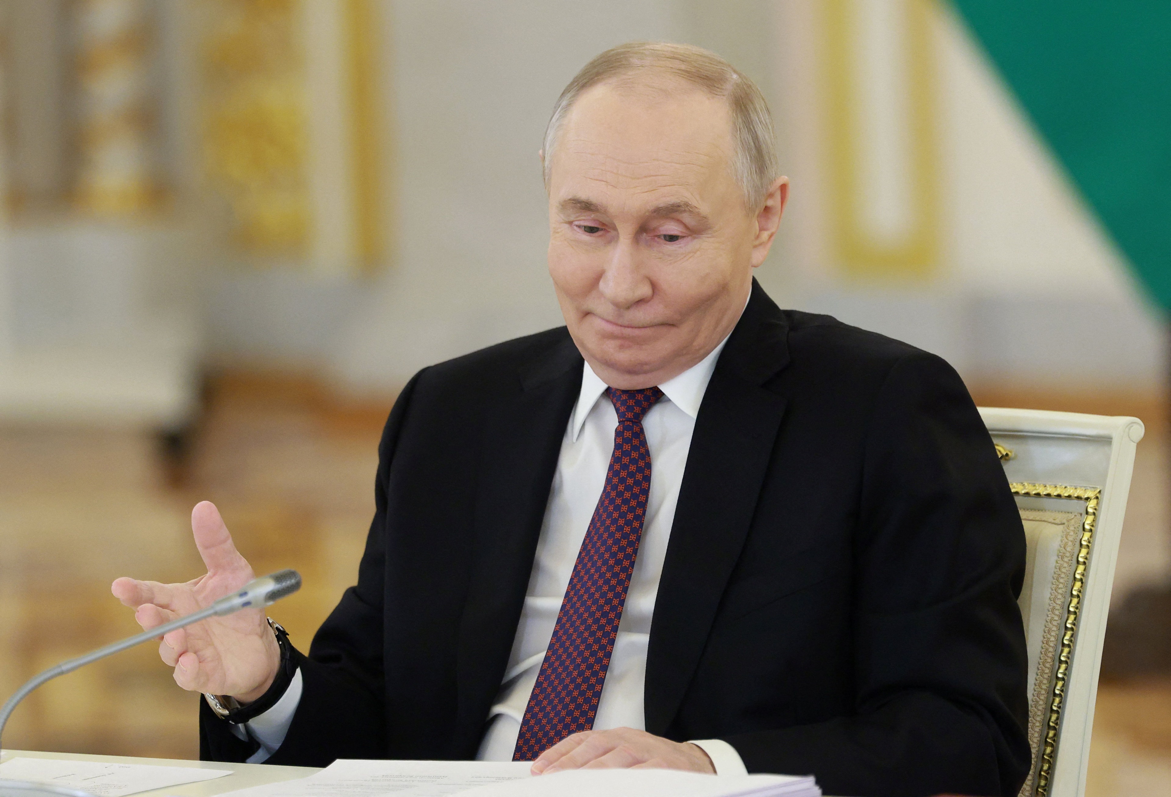 Análise: Impasse sobre Estreito de Ormuz favorece Putin