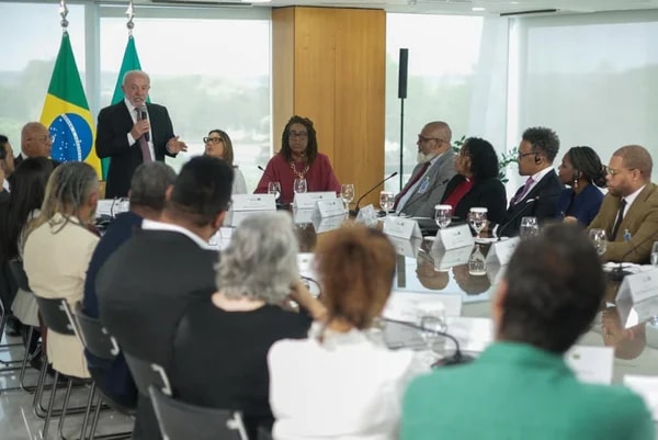 Lula diz que igreja evangélica trata mulheres com "igualdade de condições"