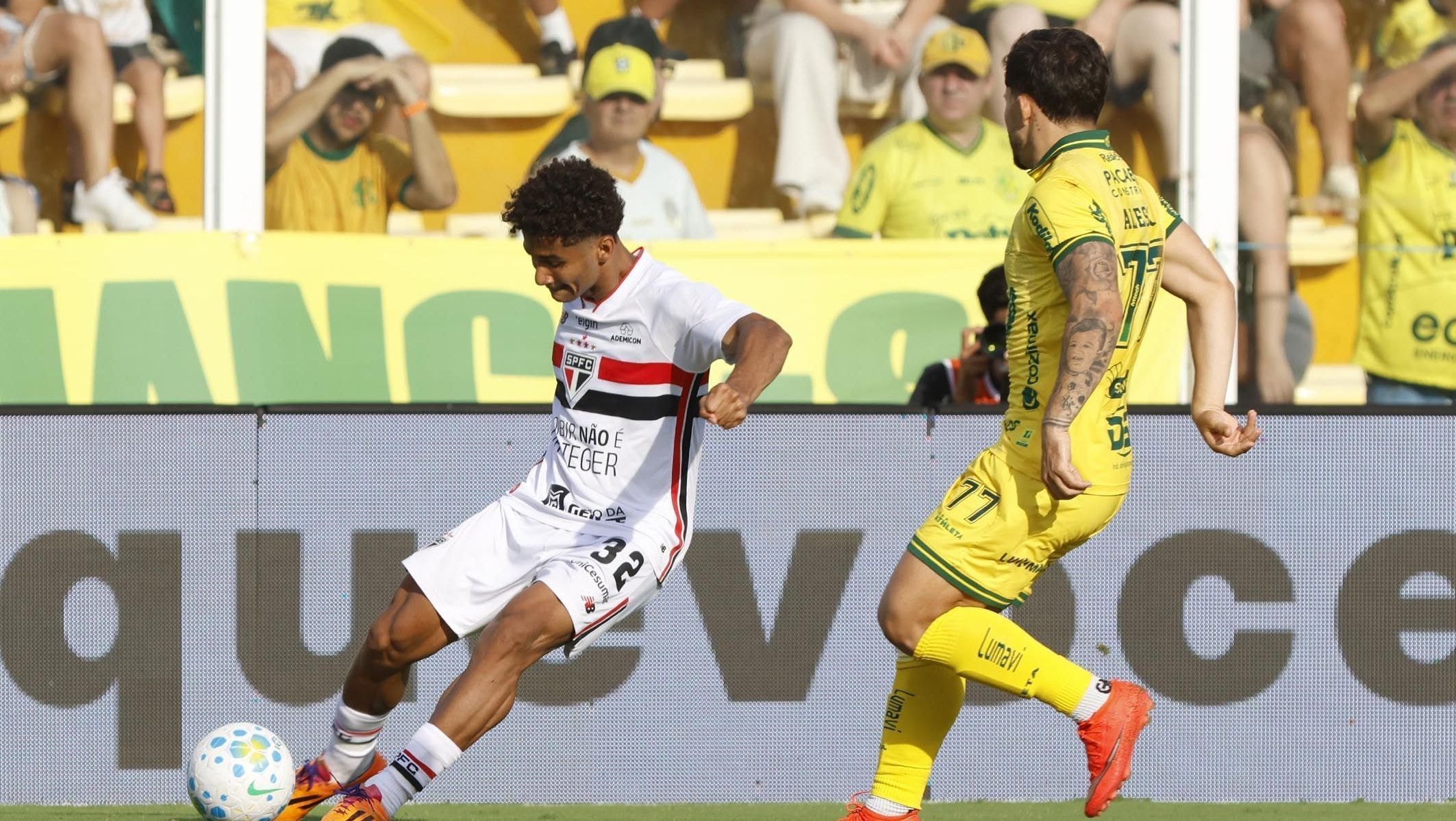 São Paulo tem dois reforços em treino preparatório para jogo contra o Bahia