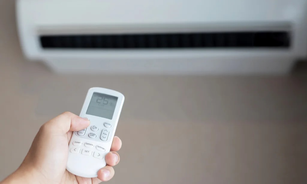 Ar-condicionado no 17ºC gasta mais luz que no 23ºC? Veja o que diz especialista
