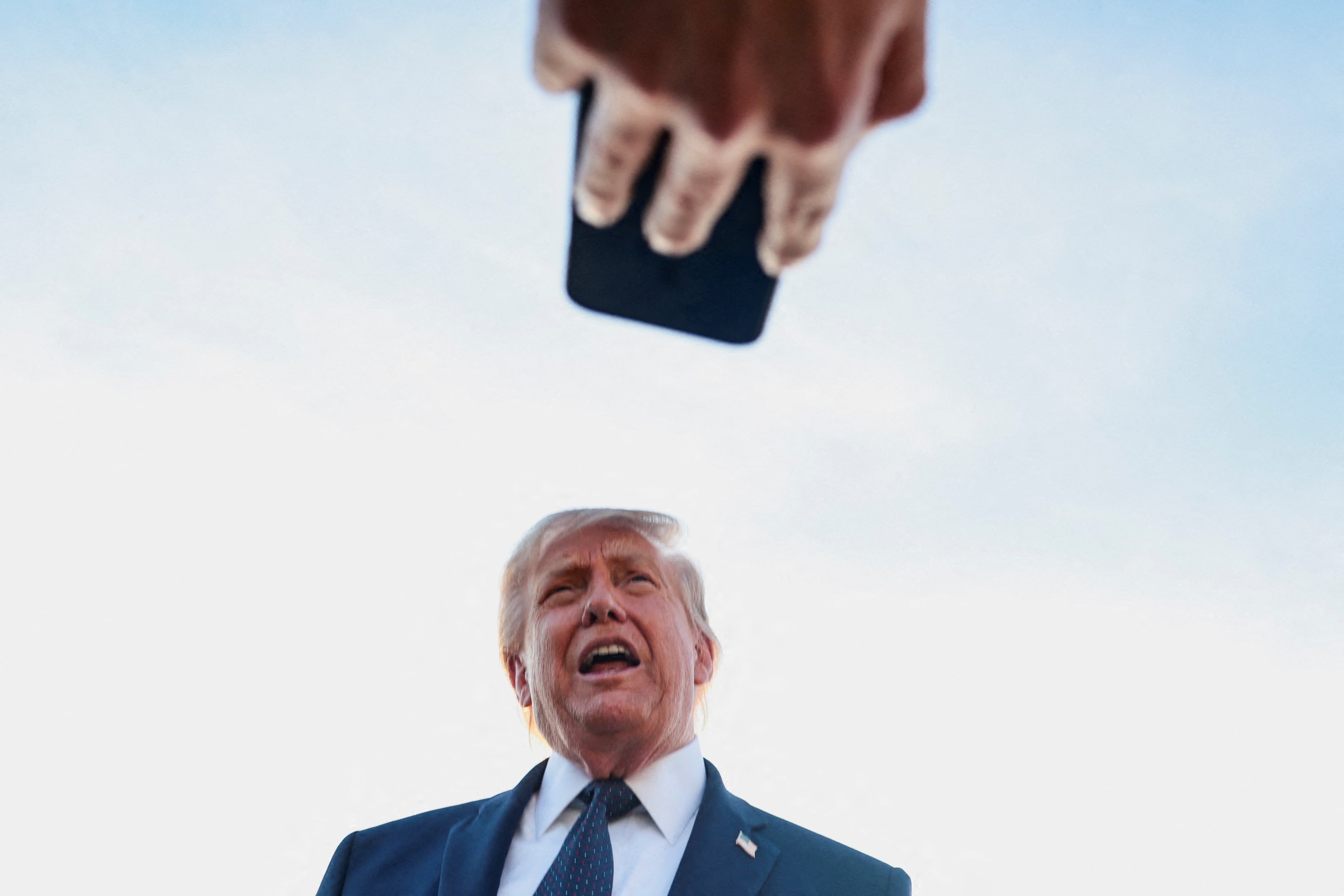 Trump pede que NY reverta ‘imediatamente’ suspensão da construção de data centers