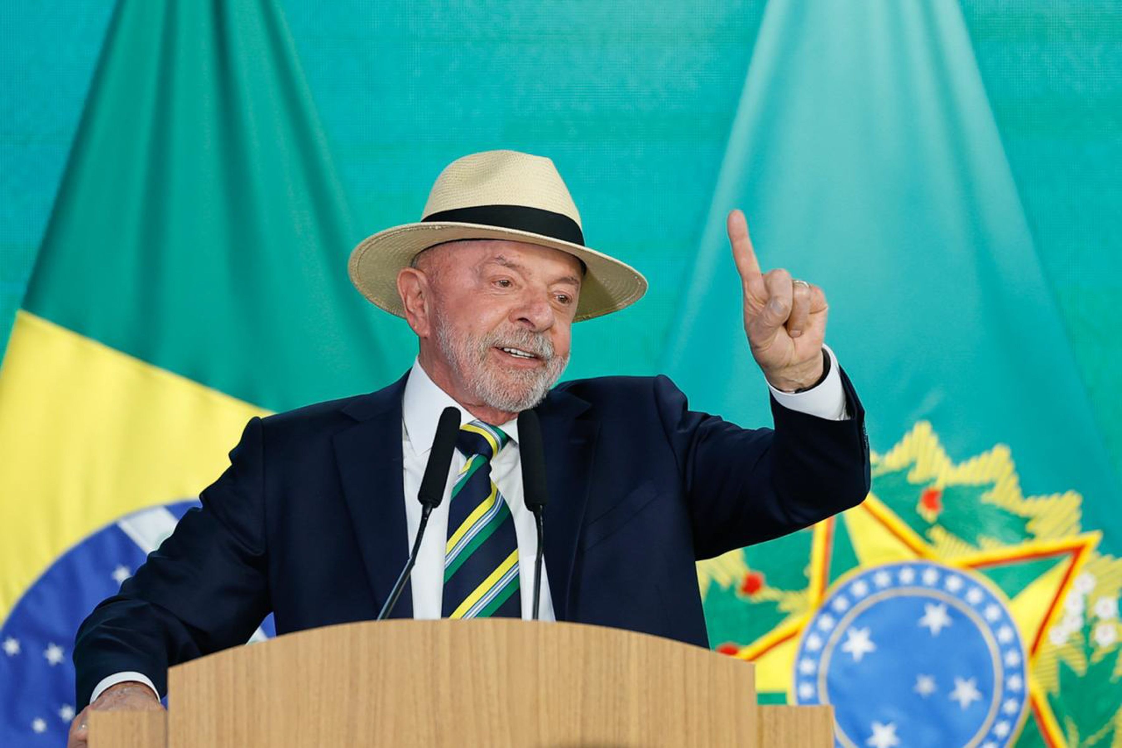 Equipe de Flávio vê uso eleitoral do Bolsa Família, mas evita municiar PT