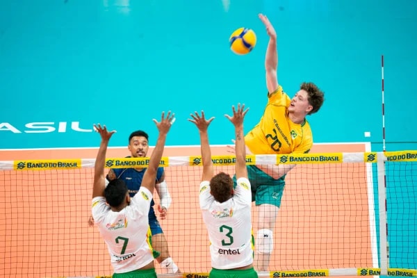 Brasil bate Bolívia e mantém invencibilidade no Sul-Americano de Vôlei