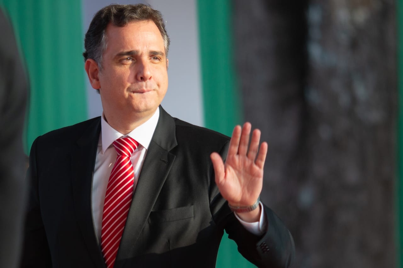 Prós e contras que o PT vê nas opções a Pacheco para o governo de MG