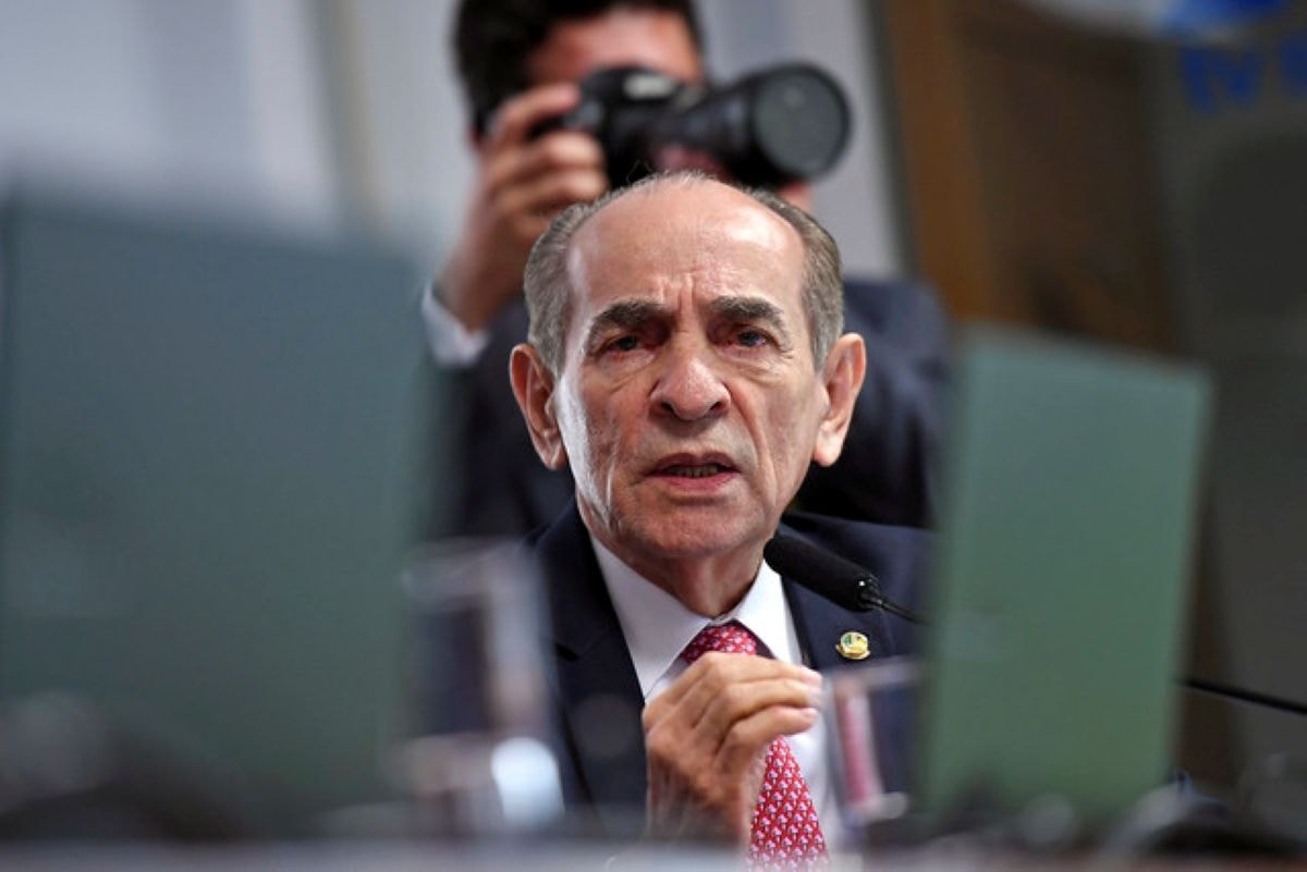Senado no Pará: Castro tem 32,7% e Júlio César 28,2% na disputa, diz Atlas