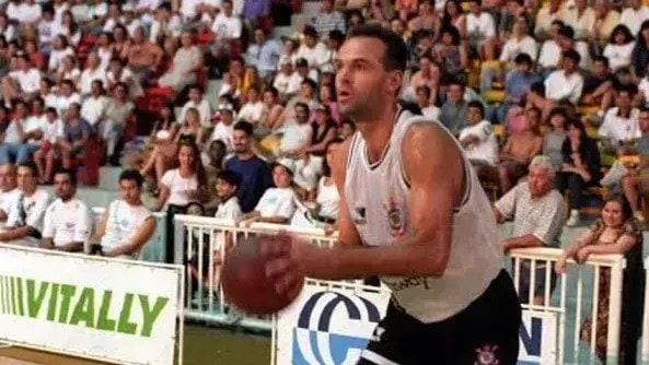 Corinthians vence o Vasco e empurra o Santos para o Z4 do Brasileiro