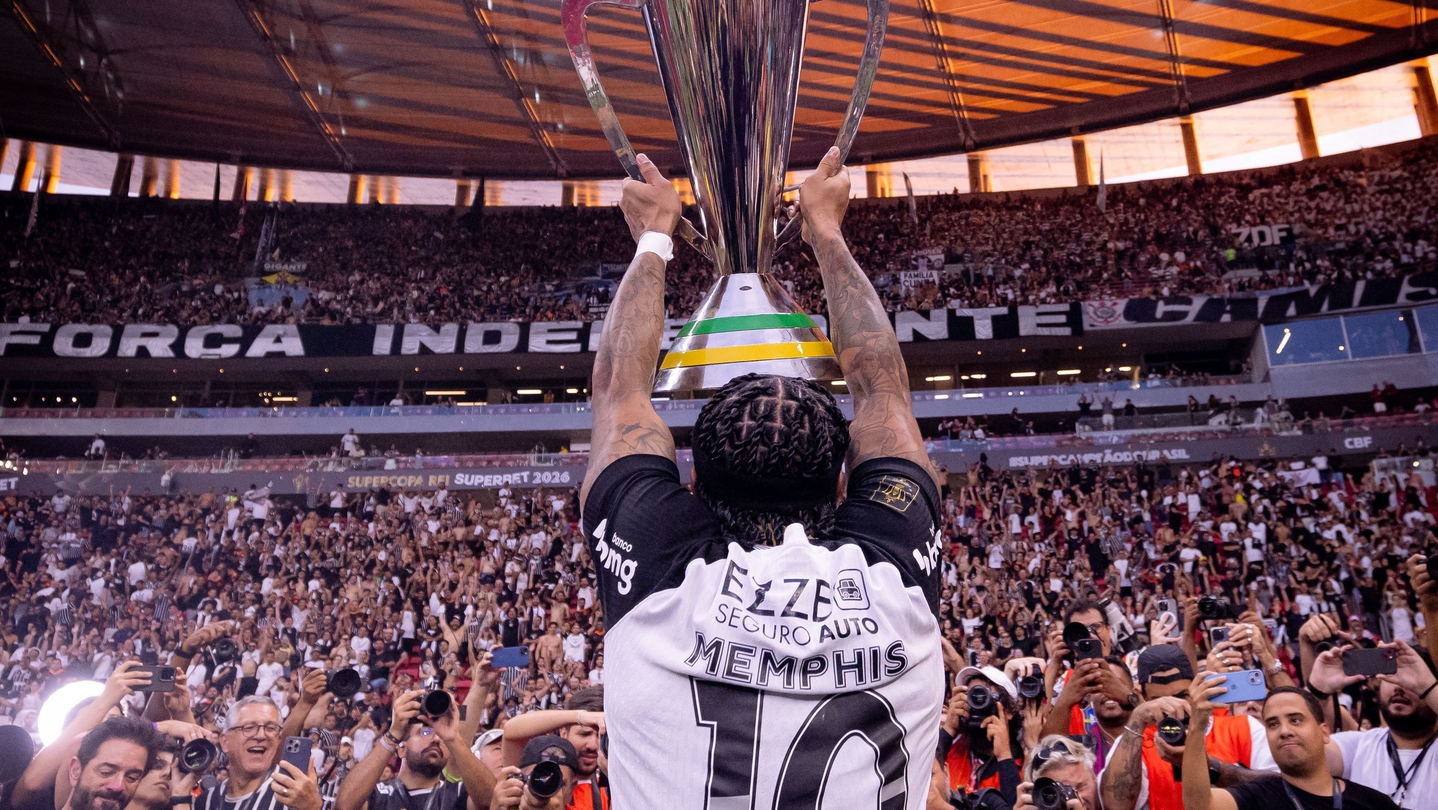 Neto detona Memphis após saída do Corinthians: “Não suporto esse cara”