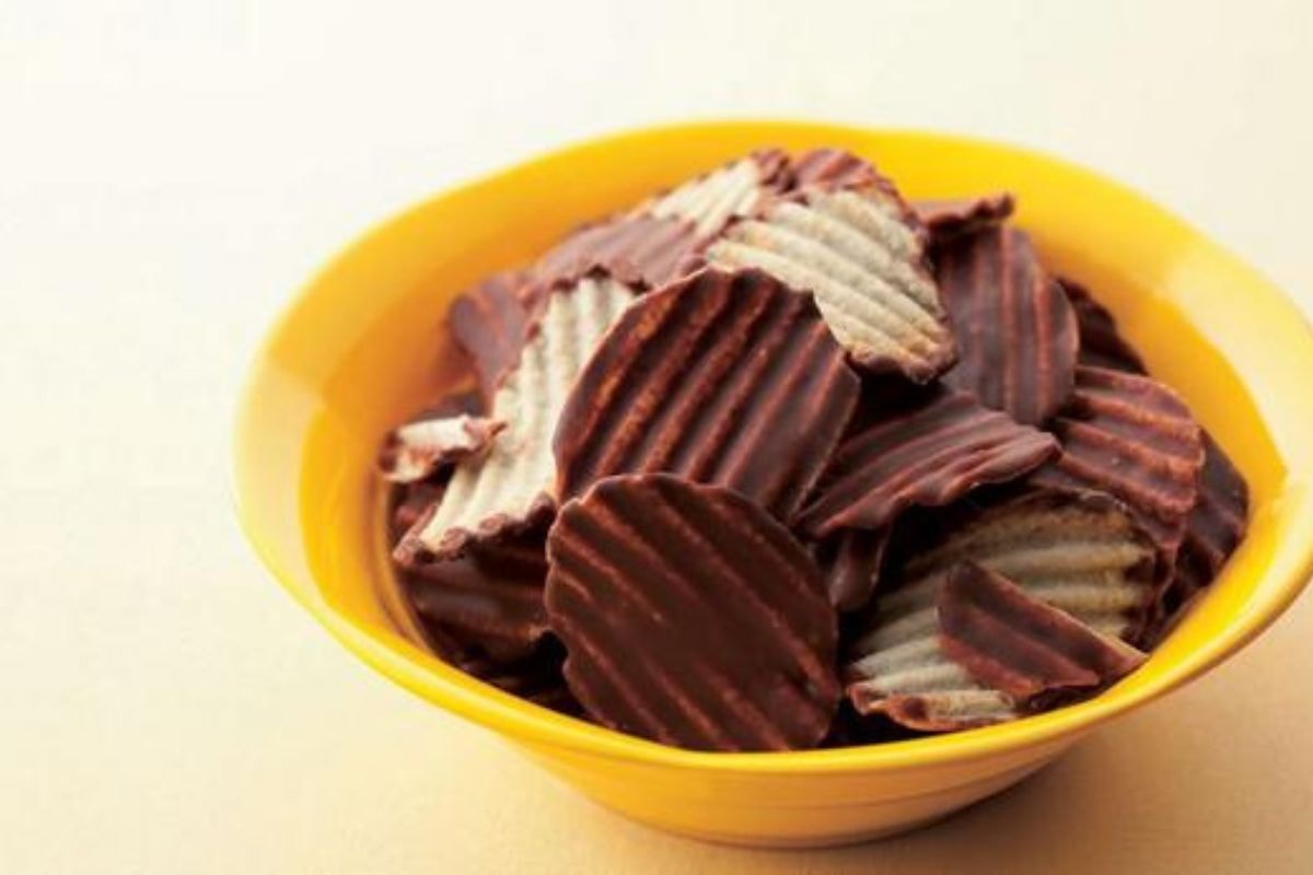 Batata chips com chocolate: entenda por que a mistura viralizou na web