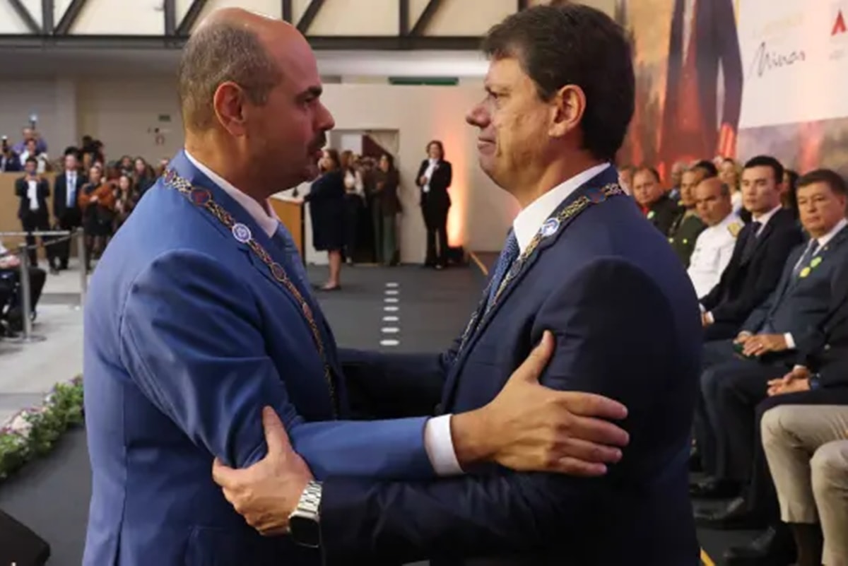 Governador de MG diz que tem "inveja branca" de Tarcísio de Freitas. Veja vídeo