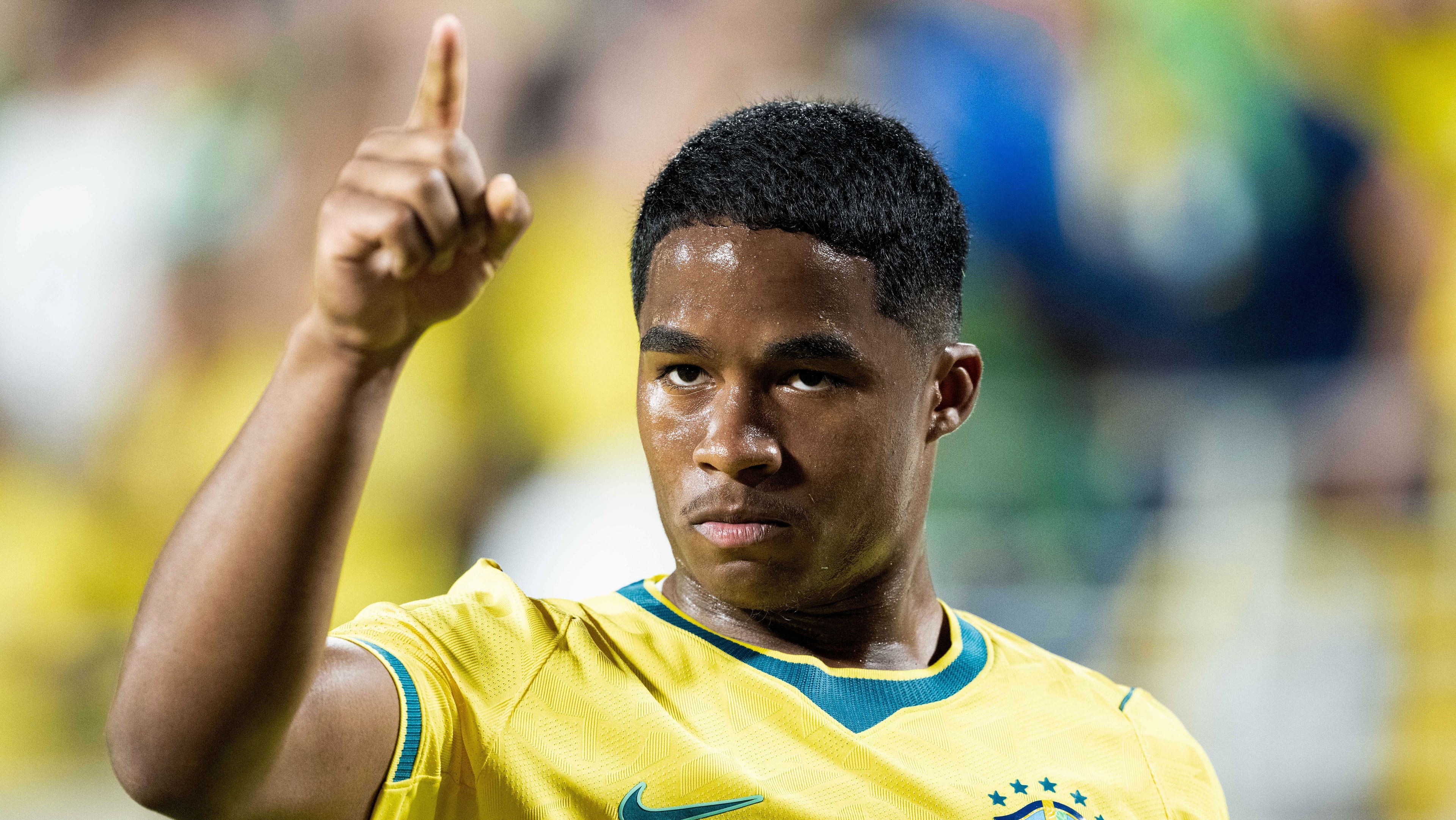 Esforço de fotógrafo para captar “aura” de Endrick após gol viraliza