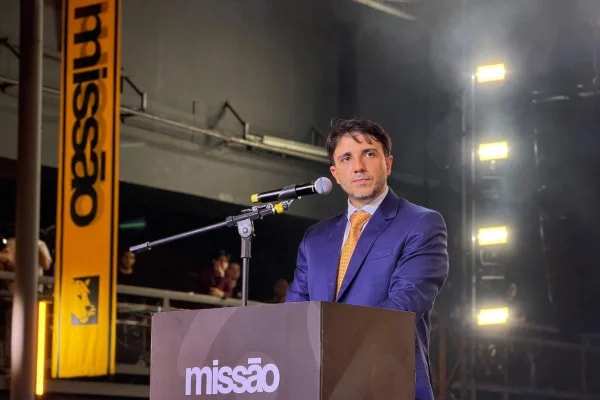 Renan Santos é oficializado como candidato à presidência pelo Missão