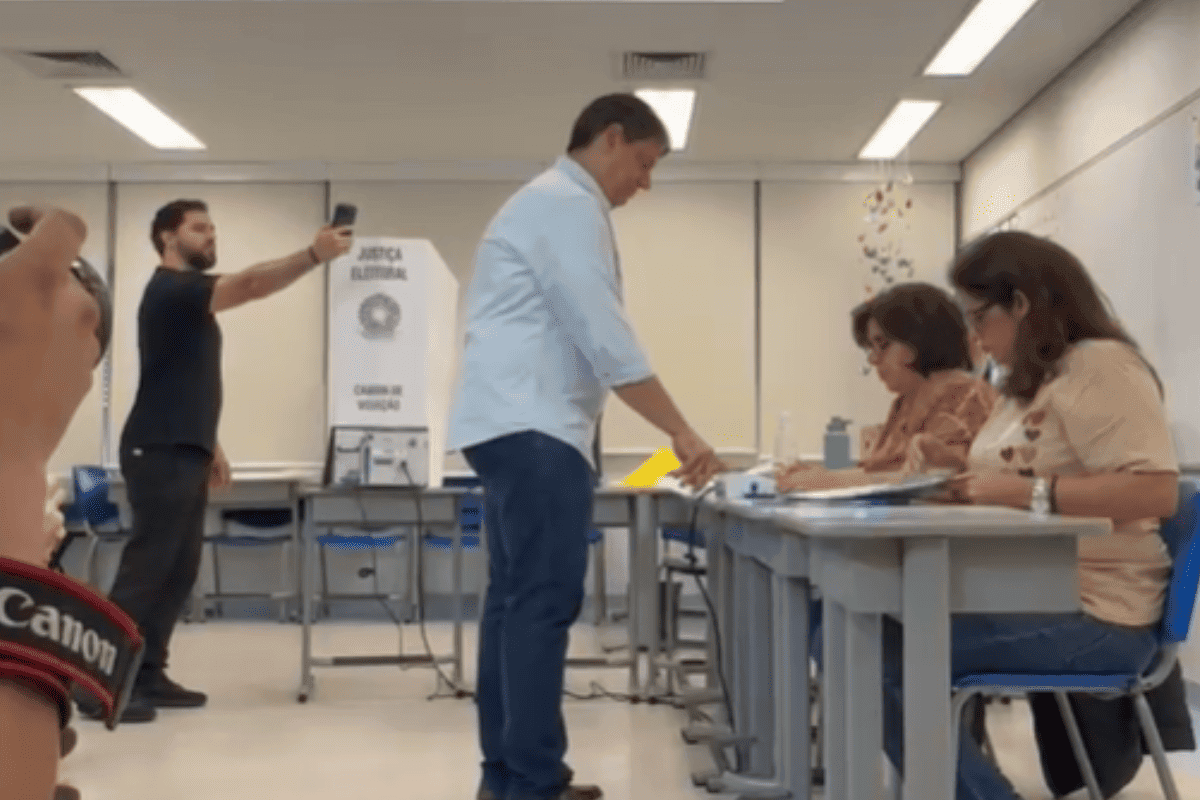 Tarcísio de Freitas vota em escola do Morumbi, em São Paulo