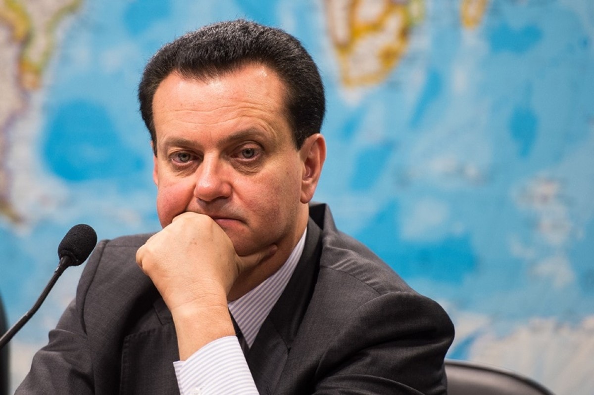 PT estimula Kassab a patrocinar candidato de centro em SP; entenda