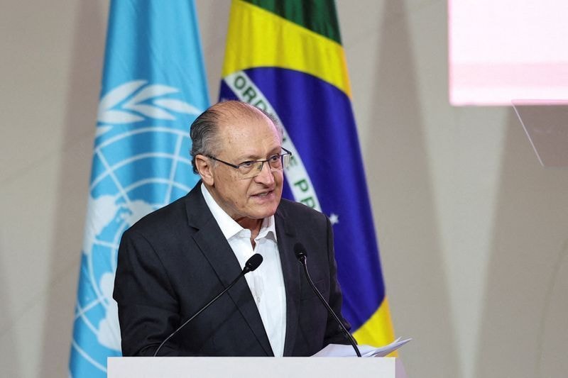 Alckmin promete lealdade a Lula durante congresso do PT