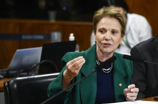 Cotada para vice de Flávio, Tereza Cristina mira presidência do Senado