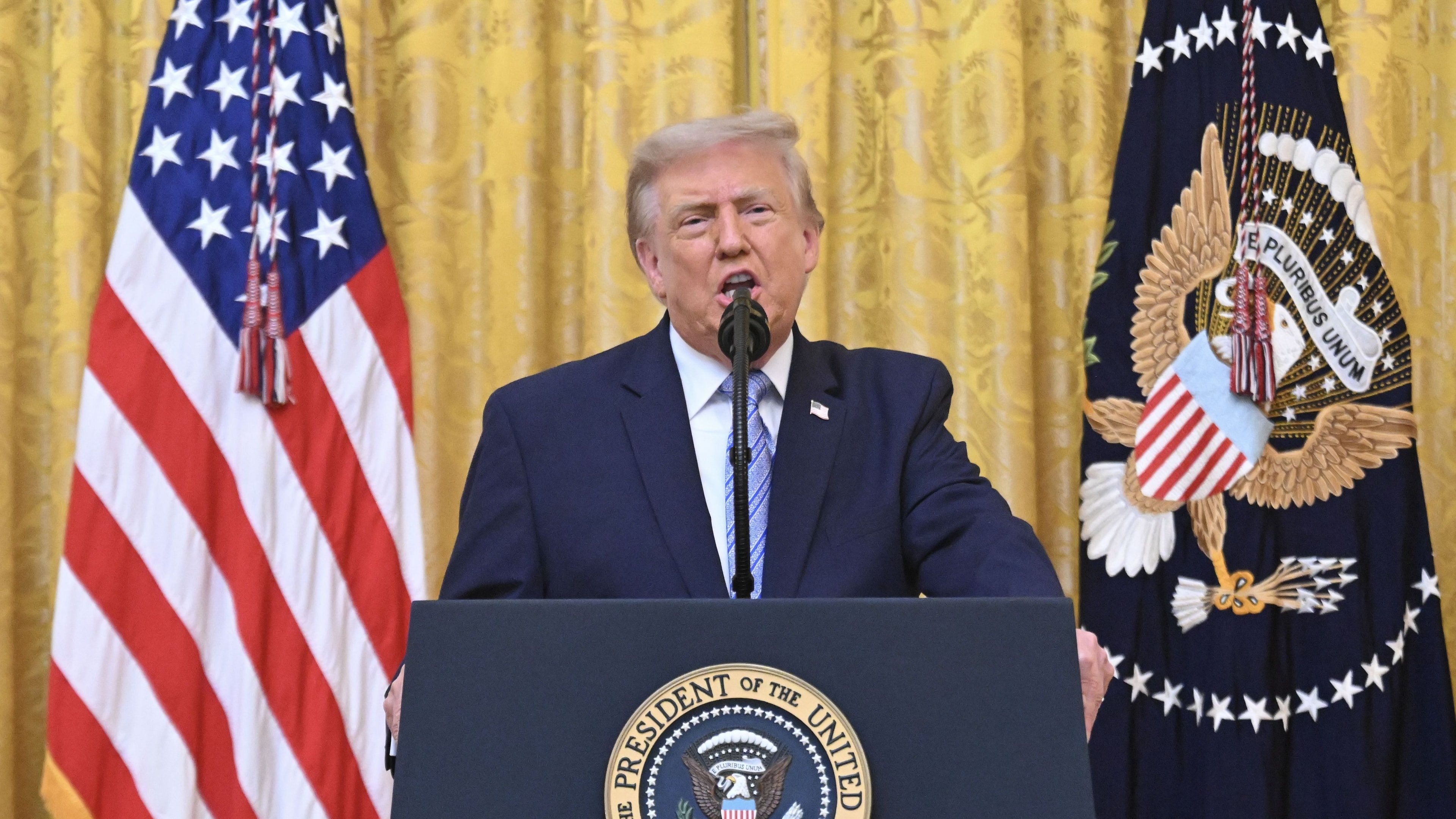 Governo Trump ameaça demolir Kennedy Center se reformas não forem aprovadas