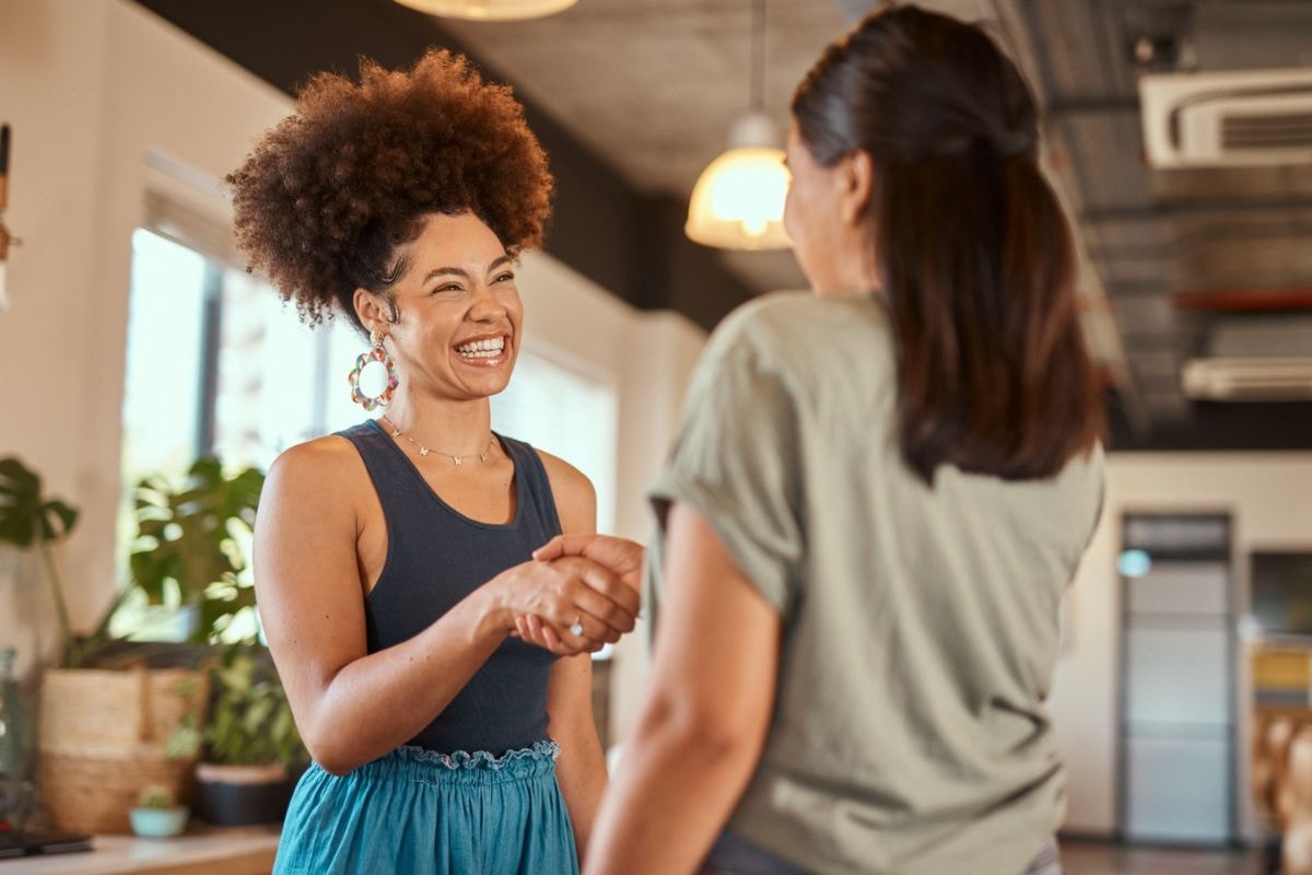 Muito além da educação: psicóloga revela o significado de um "bom dia"