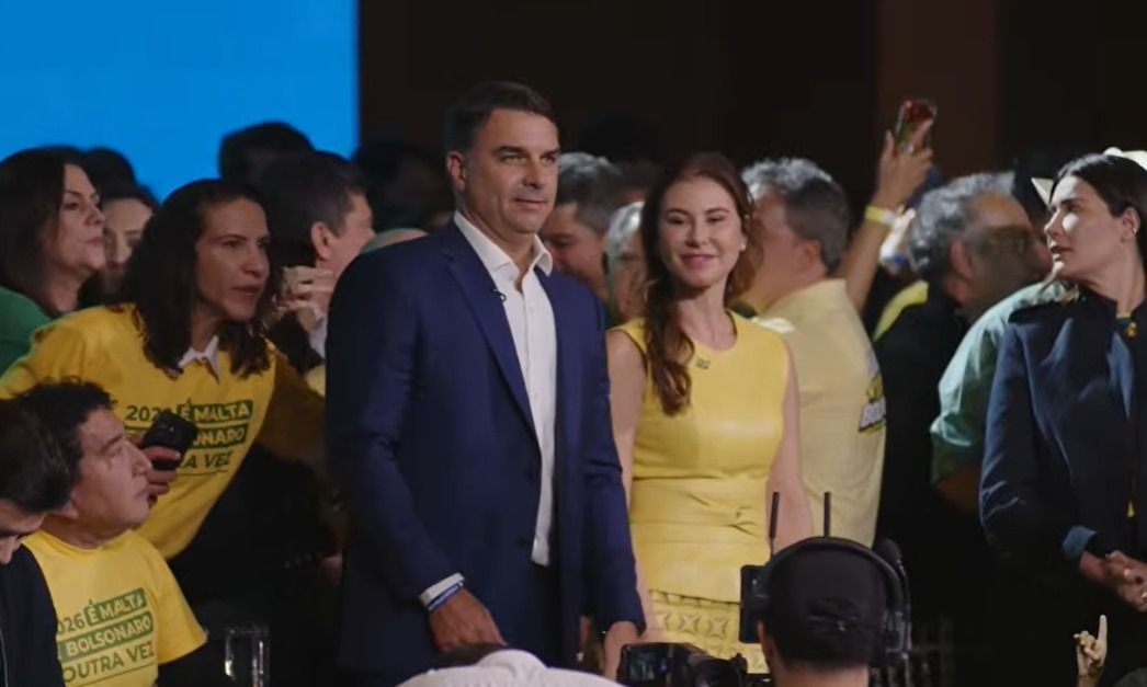 Milei chama Moraes de “lixo careca” durante convenção do PL
