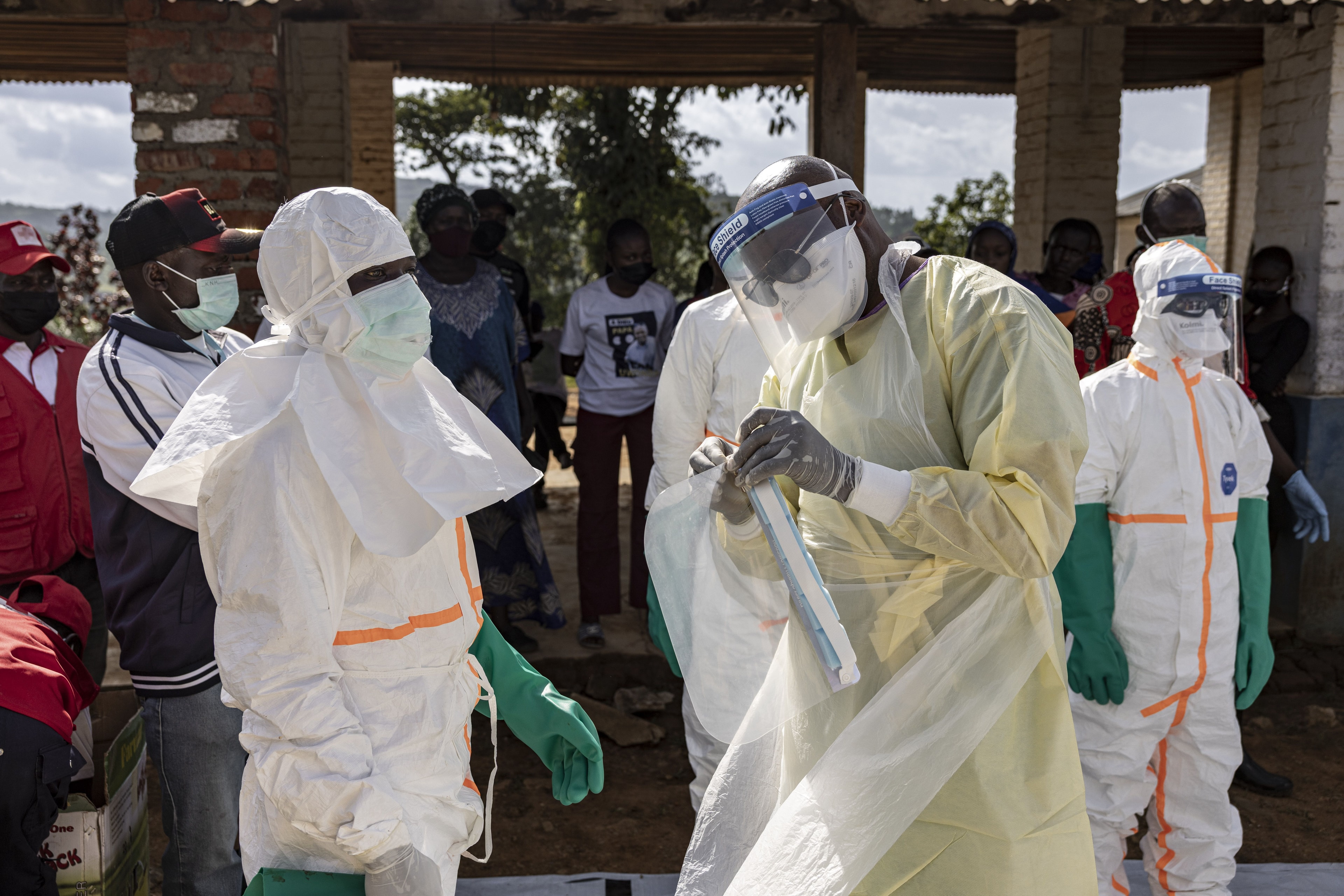 Pacientes com Ebola fogem de hospital após ataques na RD Congo