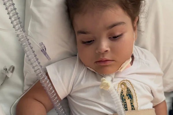Filha de Juliano Cazarré é internada em CTI: "Reze com a gente"