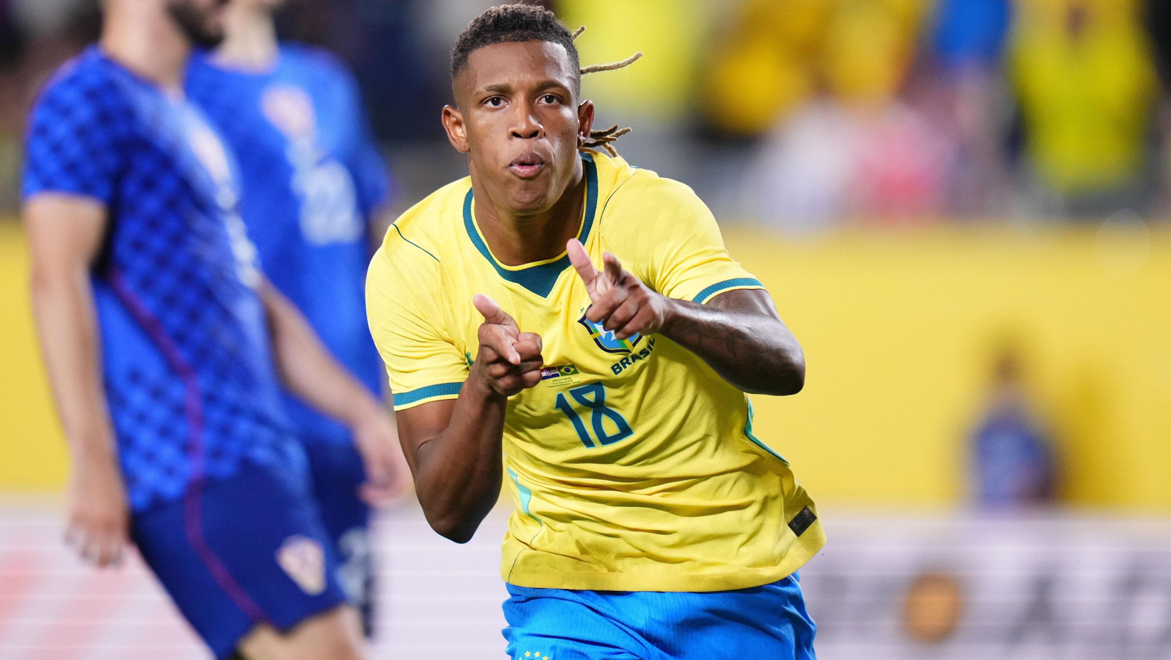 Arias volta aos treinos do Palmeiras após Copa do Mundo