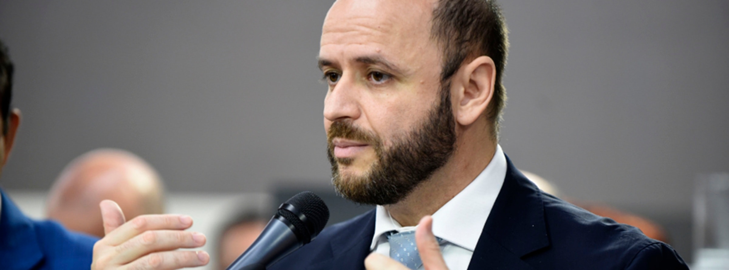 Secretário de Educação de MG é exonerado em meio a investigações