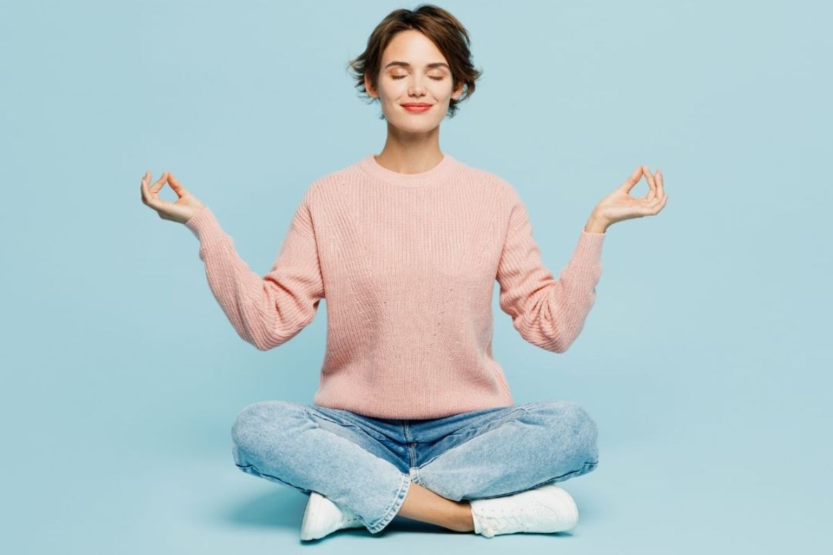 Meditação reduz sobrecarga mental e fortalece o bem-estar