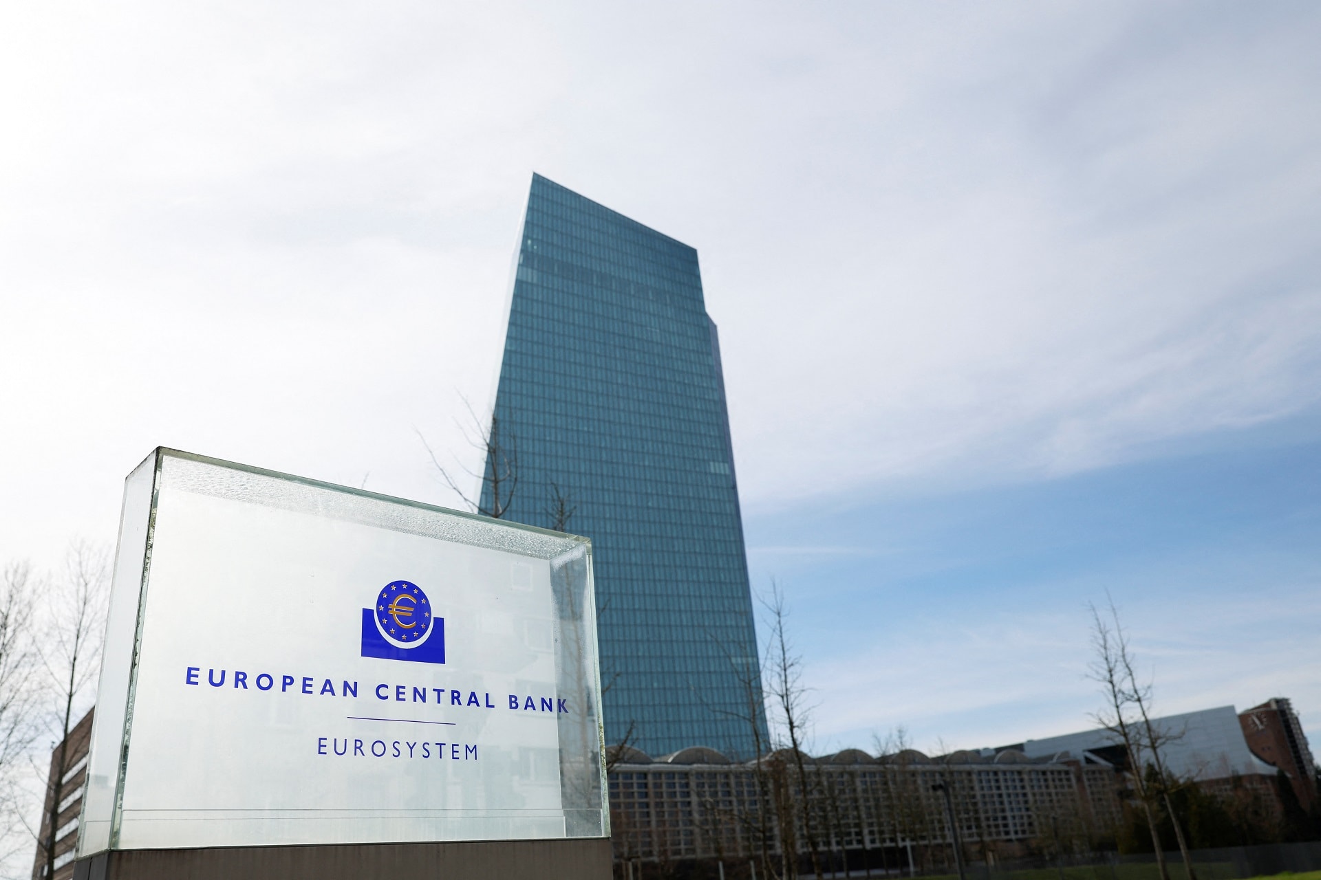 Dirigente do BCE sinaliza expectativa de aumento de juros para conter inflação