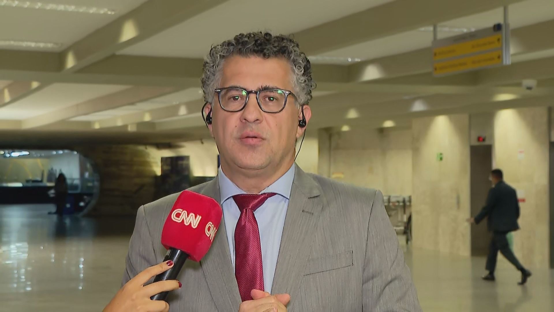 À CNN, Santana avalia transição gradual da PEC 6×1 por setores